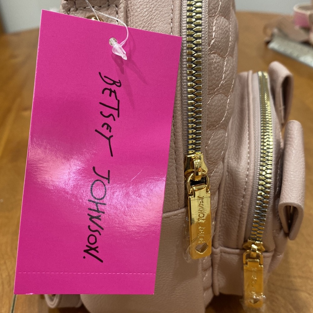 NWT.  Betsy Johnson puppy mini backpack. - Picture 13 of 13